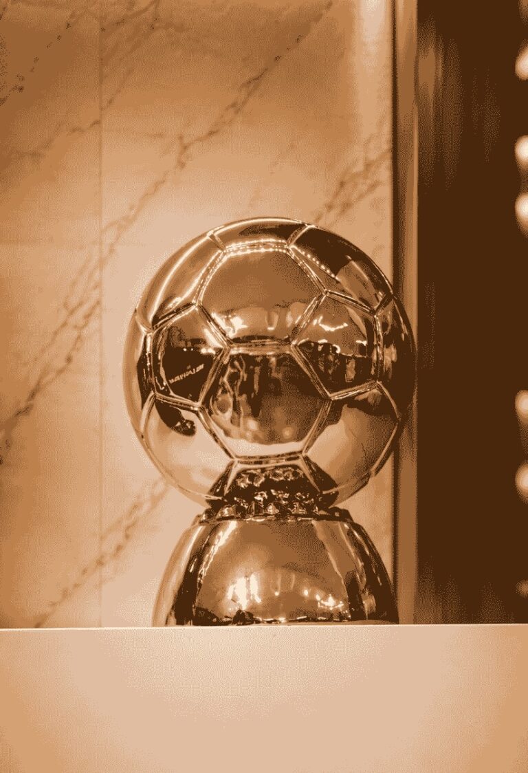 فیگور تندیس توپ فوتبال طلا سایز بزرگ (Ballon d’Or)